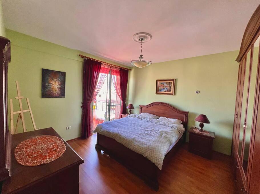 Central Tirana Flat Near Bazaar Eksteriør billede